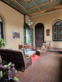 A Glimpse into the Gilded Past: Tjong A Fie Mansion 🏯✨
