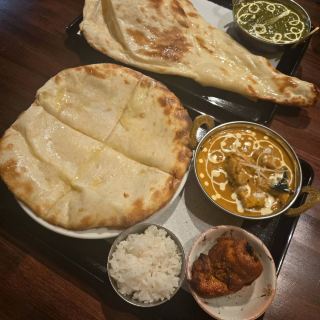 [Aichi, Kasugai] I screamed at how ridiculously huge this naan was...