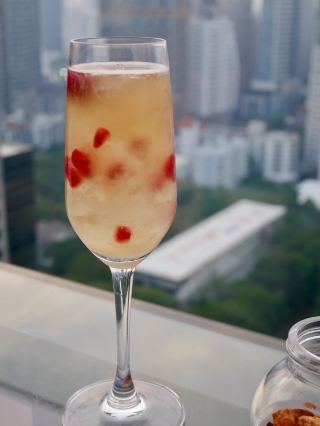 📍 ปักหมุดที่เที่ยวใหม่: CHAR Restaurant & Rooftop Bar ✨ ดื่มด่ำบรรยากาศสุดคูลบนถนนวิทยุ