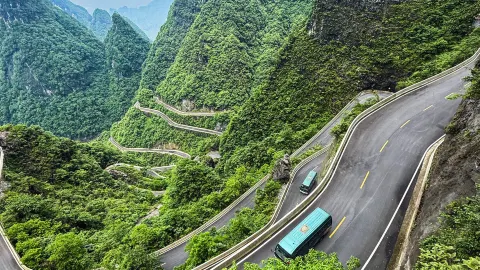 The Famous 99 Turns: Tianmen Mountain — traveler post in Hunan