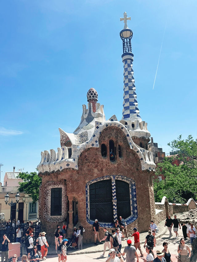 🌈巴塞隆拿夢幻仙境｜高第神作✨Park Güell 奎爾公園超靚打卡位推薦！