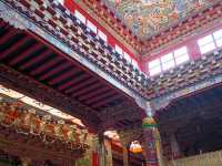 Super beautiful and impressive temple - totally worth a visit!