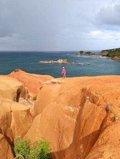Red Rocks – Martian landscapes in northern Dominica 🇩🇲