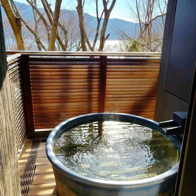 ♨️箱根蘆之湖花織旅館🌸邊泡腳邊欣賞湖景