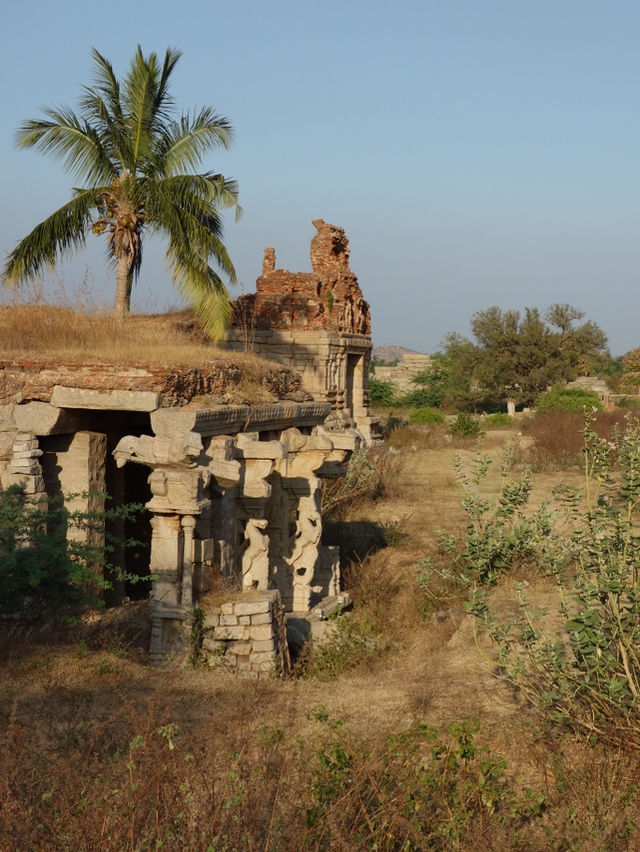The Lotus Mahal: A Fusion of Elegance and Architecture in Hampi