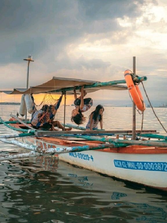 🌊💦 Make a Splash! Top Water
 Activities to Try in Manila 🚤