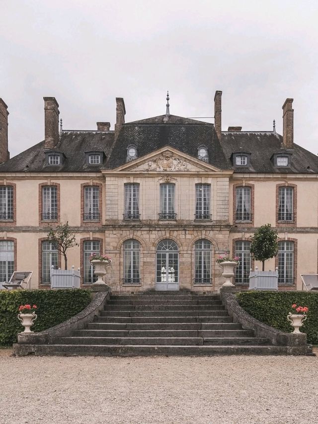 Château de La Motte-Tilly: Elegance on the Banks of the Seine