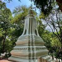 Wat Phnom Temple, Phnom Penh: The Spiritual Heart of the Capital