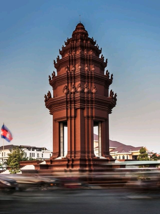 Independence Monument, Phnom Penh: A Symbol of Freedom and Pride