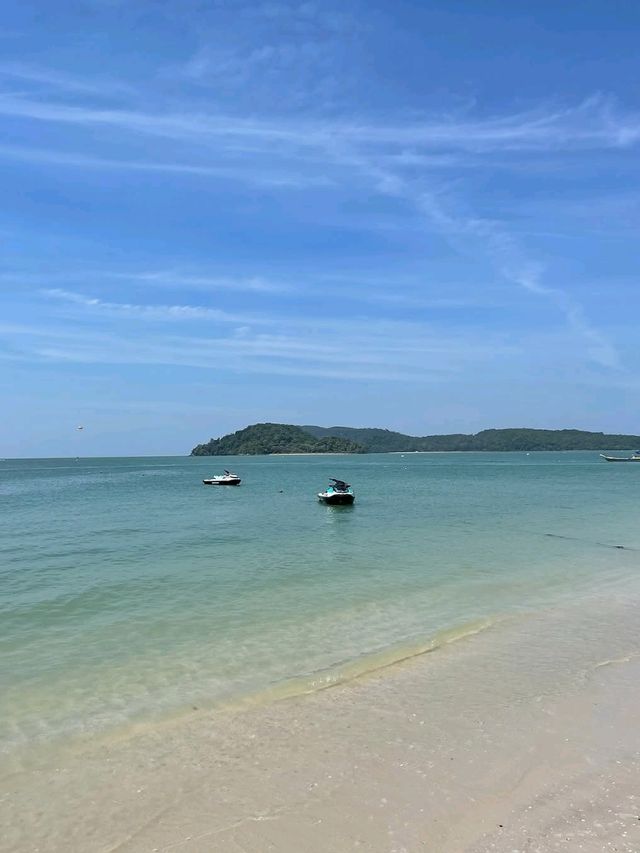 🌴 Where Sky Meets Sand – Langkawi Beach, Malaysia