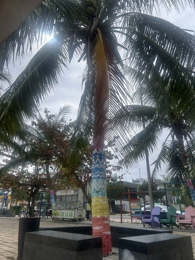 Sea view cafe with Lady Buddha view!