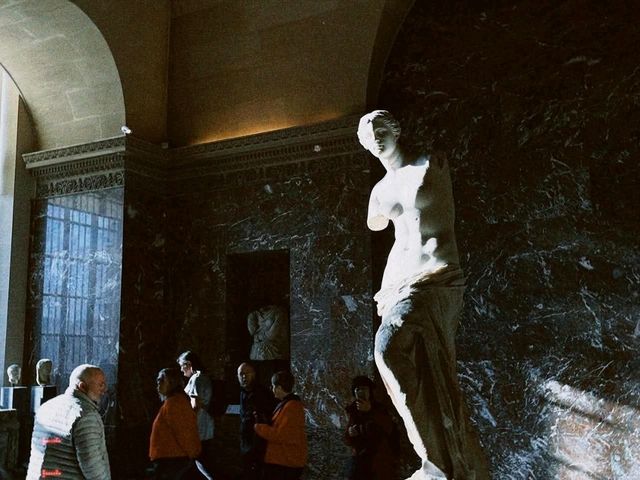 🎨 Top 10 Louvre Attractions + Spooky Halloween Vibes! 👻
