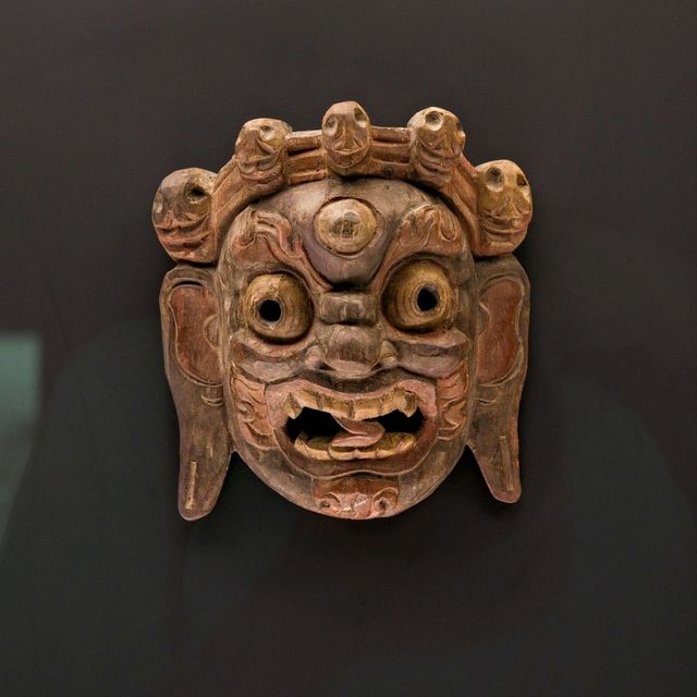 Wooden Masks – A Must-See Collection at Shanghai Museum 🎭🌿🖼️