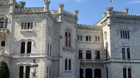 ปราสาท Miramare, Trieste, อิตาลี — traveler post in ตริเอสเต