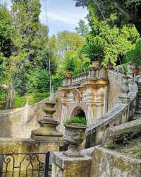 Uncover the Timeless Beauty of Villa d'Este's Fountain Garden: A Hidden Gem of Tivoli, Rome 🌿💦