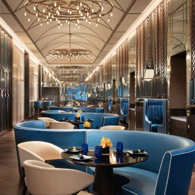 A Glamorous Restaurant 🇨🇳