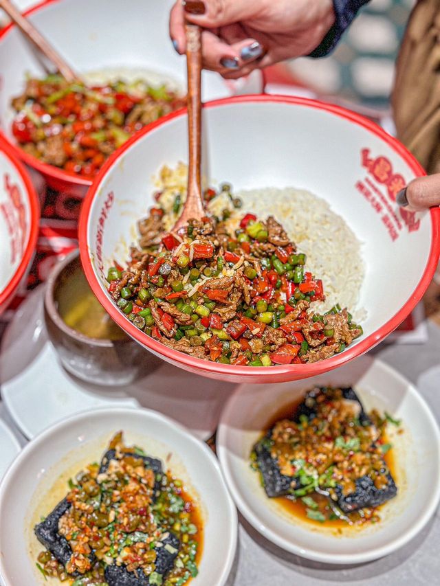 這家湘菜館也太下飯了吧