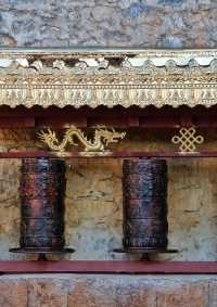 松贊林寺帶走了世俗的喧囂，留下靜謐與美好
