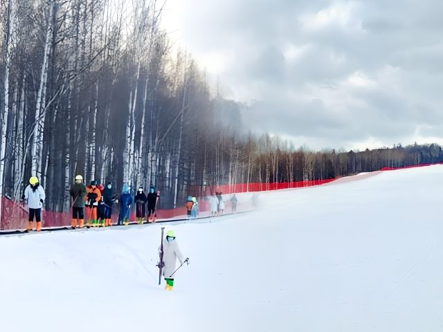 新手滑雪初體驗——紅松王滑雪場