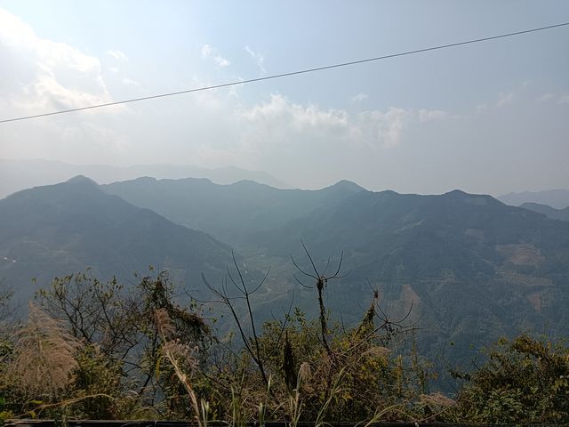 老山神炮遺址軍事主題公園位於雲南省文山壯族苗族自治州麻栗坡縣猛硐鄉麻栗坡英雄老山聖地景區內，這裡曾經是老山主戰場遺址之一，2021年4月，老山神炮軍事主題公園正式升級為4A級景區