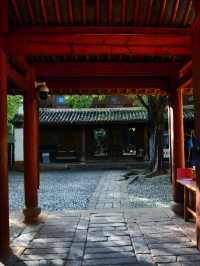 這座低調的明代白族寺院，藏著絕無僅有的壁畫