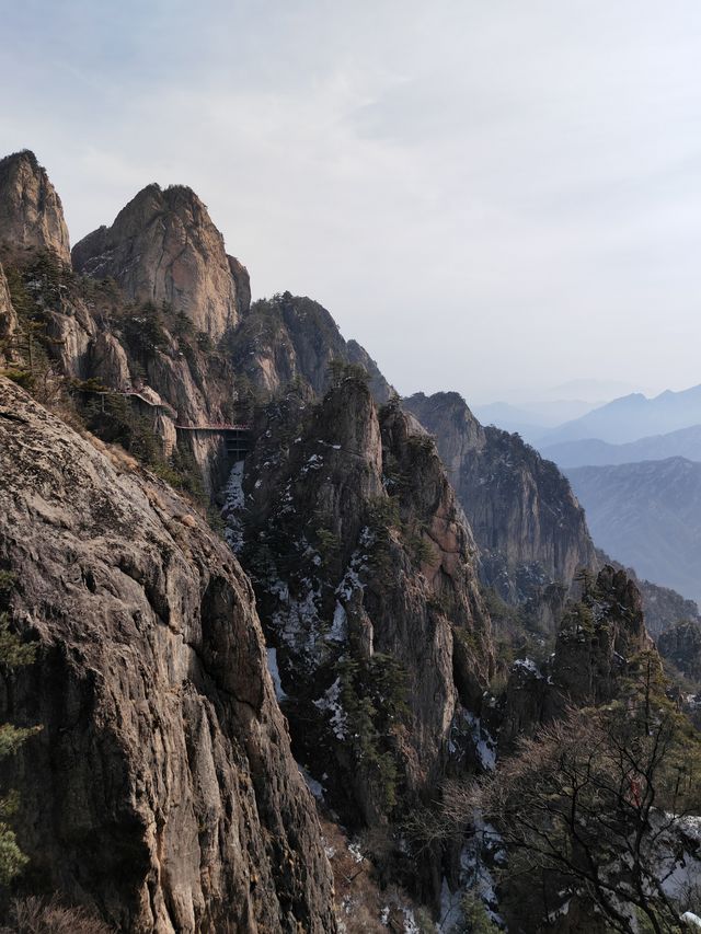 老君山的絕壁棧道