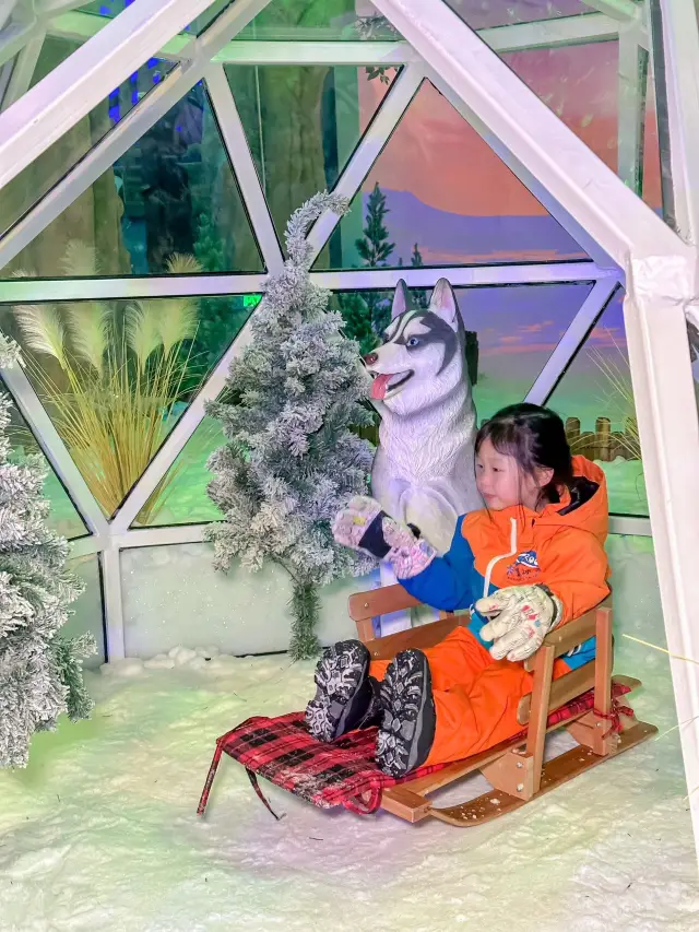來室內滑雪城體驗冰火兩重天的樂趣吧