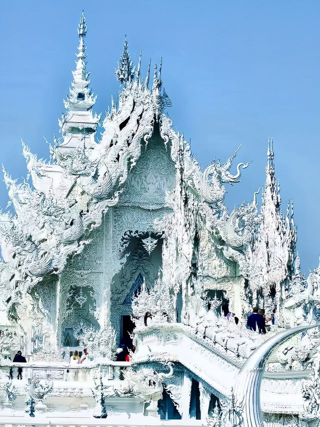 泰國清萊｜傳統與現代的碰撞—白廟