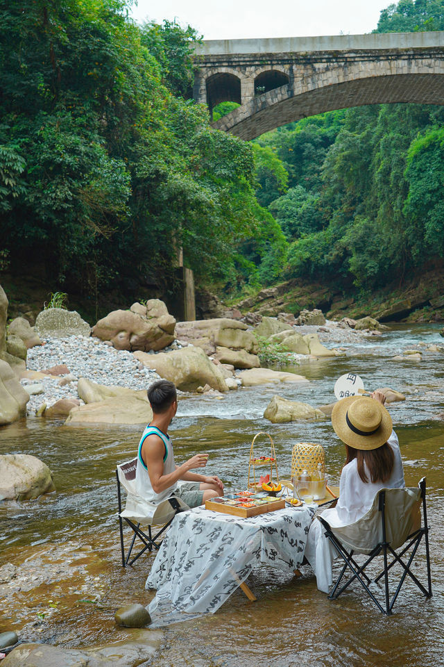 In Chengdu, one cannot find a second hot spring like this, brimming with the charm of nature🌳.