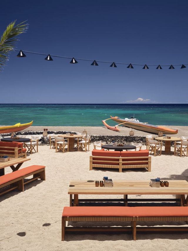 🌺 Hawaiian Hideaway: Kona Grand Resort's Luxe Rebirth 🌴