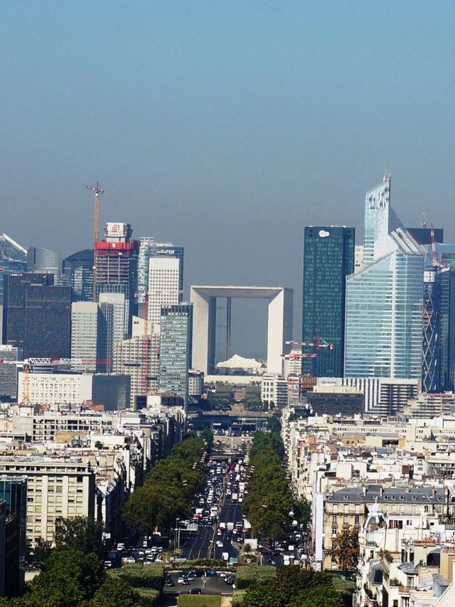 🏨✨ Parisian Elegance: Fraser Suites La Défense 🌟