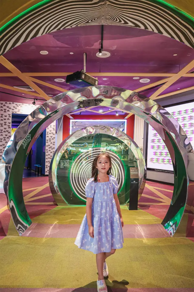 為了這個科學館我特地帶娃飛了趟新加坡