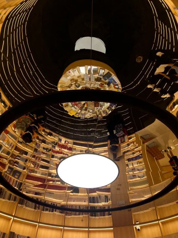 深圳福田CBD～快來這家書店發呆看書📚