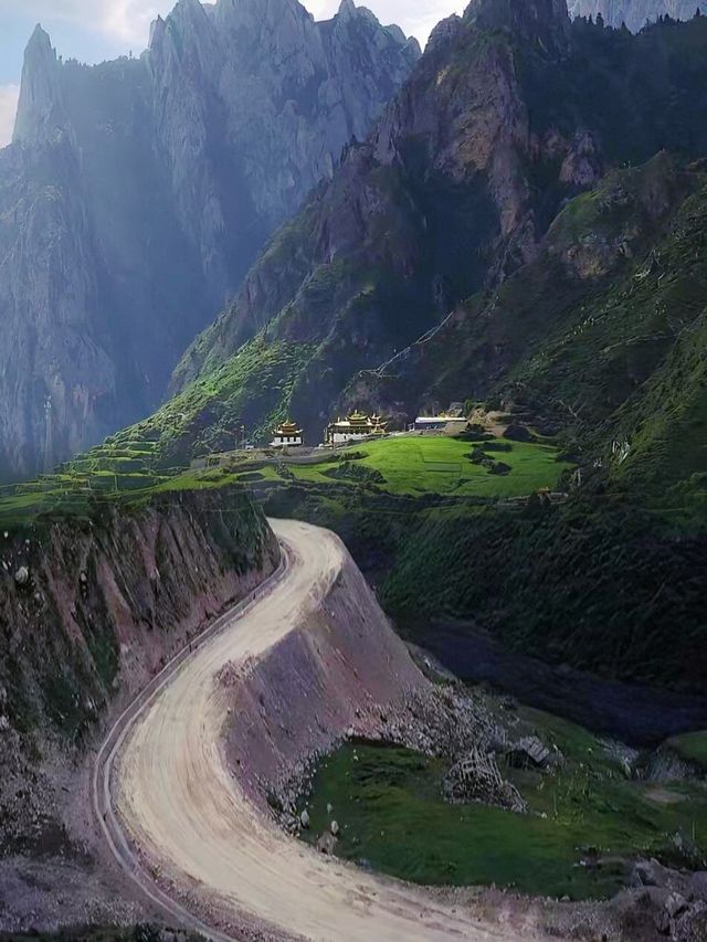 神秘探索之旅 邂逅未知的絕美風光｜洛克之路。