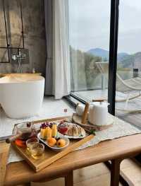 為了這個山頂溫泉和茶館而出發的旅行。