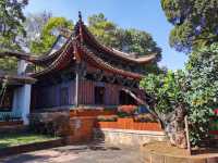 在路上：溫泉小鎮——曹溪寺。