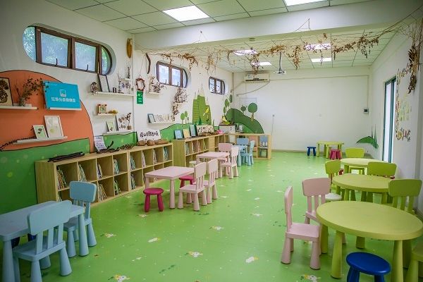 含飴弄孫！白鬍子爺爺陪孫孫去深圳市兒童天地。
