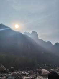 河南新鄉八里溝｜藏在山裡的藍寶石湖和冰瀑