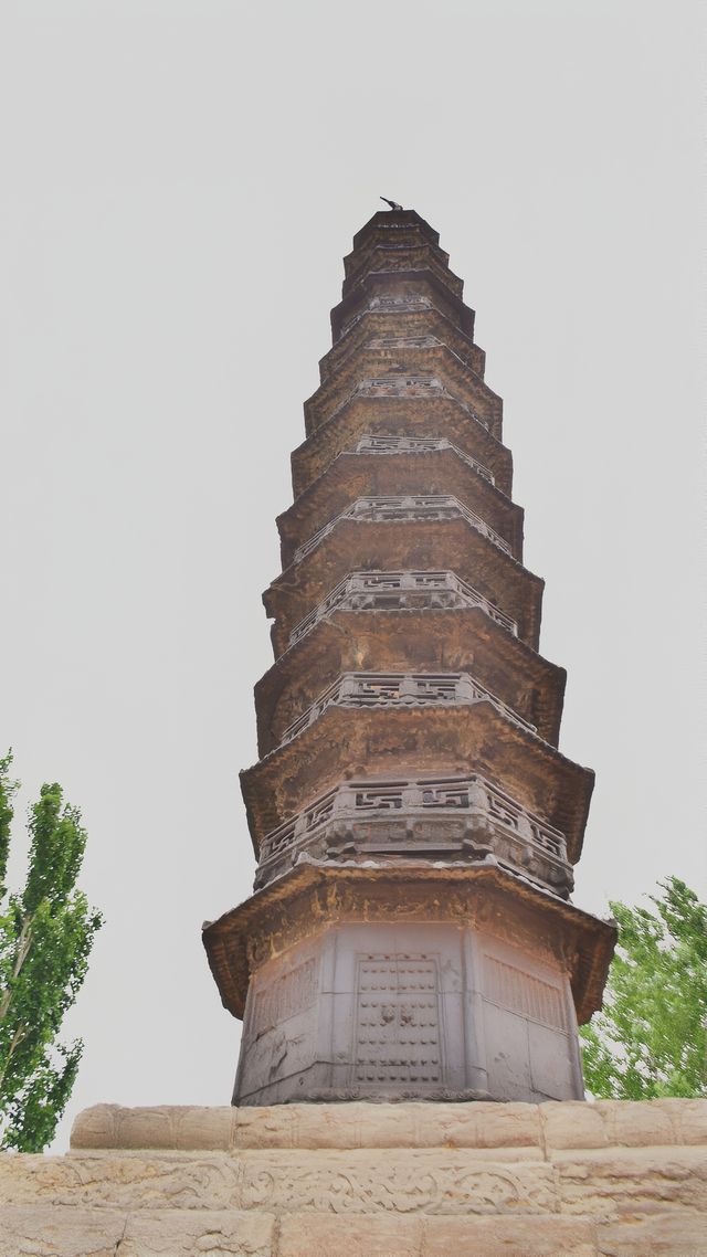 探秘聊城隆興寺鐵塔：跨越千年的「國保」傳奇