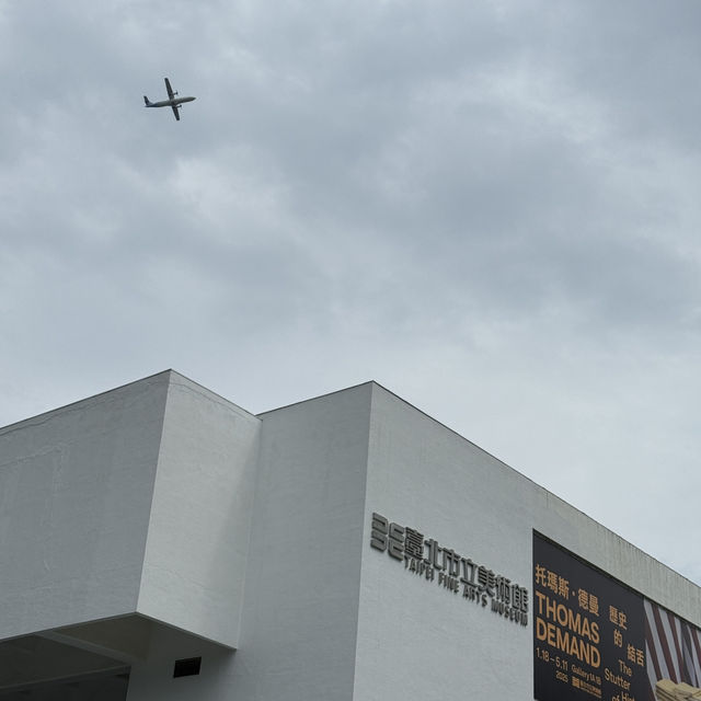 An Incredible World Of Art for Less than $1!! Taipei Fine Arts Museum, Best Value In The City   
