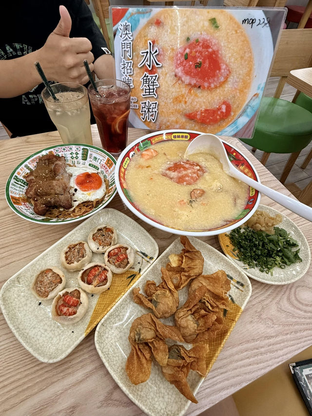 🇲🇴澳門大三巴必衝！一口爆汁生煎包+鮮甜水蟹粥太絕了！
