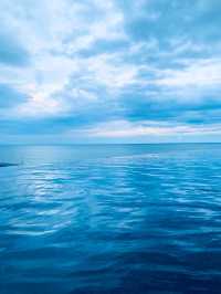 🌊大磯無邊泳池攻略｜把太平洋框進泳池的療癒秘境