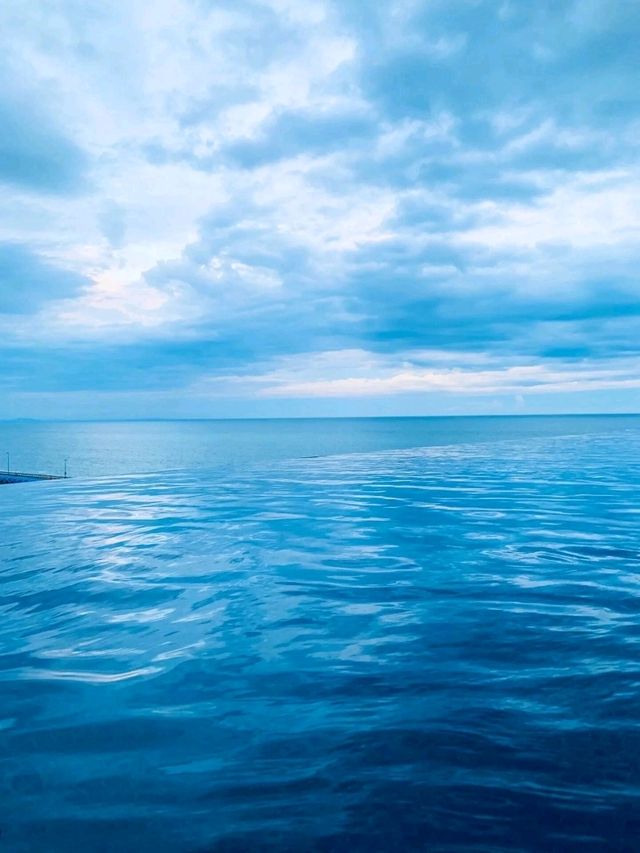 🌊大磯無邊泳池攻略｜把太平洋框進泳池的療癒秘境