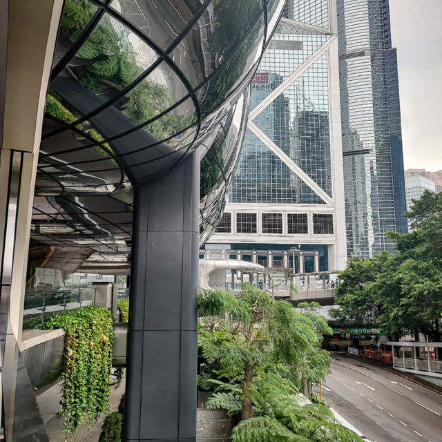 📸香港中環必衝！The Henderson 建築美學天花板大揭秘✨