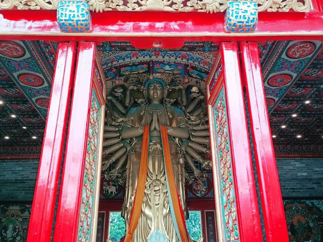 A Spiritual Retreat at Luohou Temple: A Guide to Staying at Wutai Mountain’s Sacred Lamaist Temple