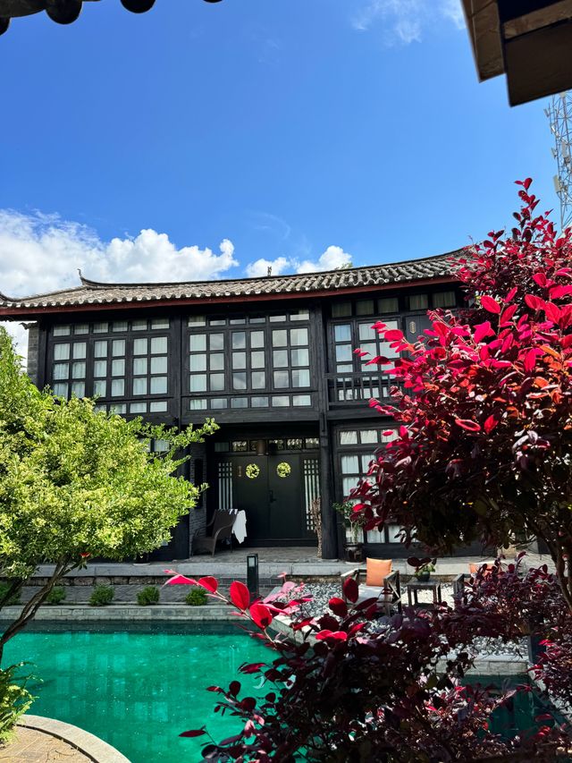 沉浸式體驗麗江山水花草美墅