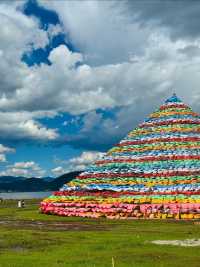 香格里拉嘅天空之鏡，四季不落幕嘅幻境