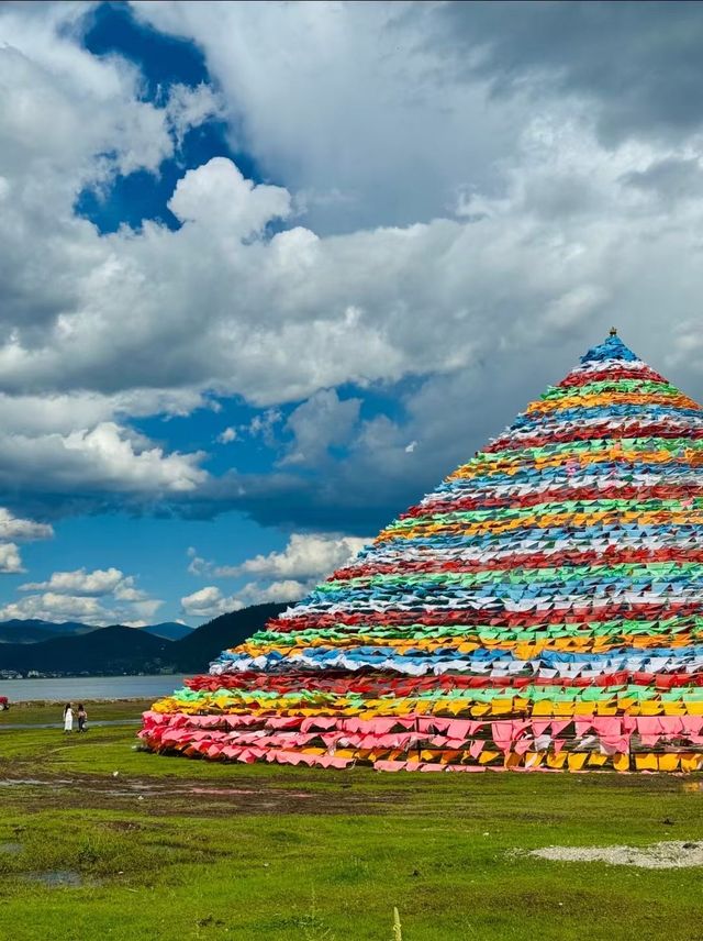 香格里拉嘅天空之鏡，四季不落幕嘅幻境