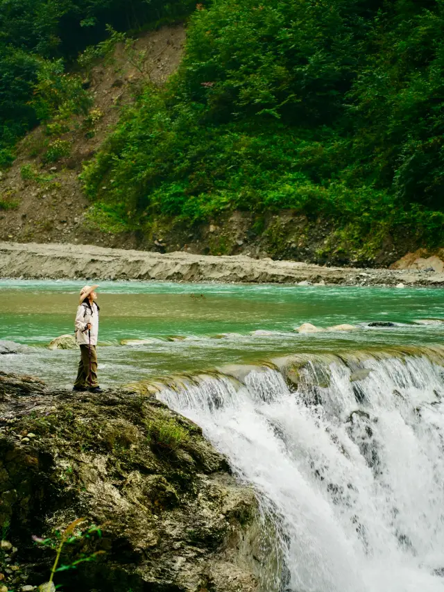 Compared to Mount Qingcheng, I love this lesser-known beginner-friendly hiking trail even more