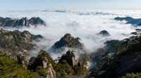 黃山景區範圍廣大，景點眾多，合理的路線是成功遊覽的關鍵。  經典一日遊路線（前山上，後山下，精力集中